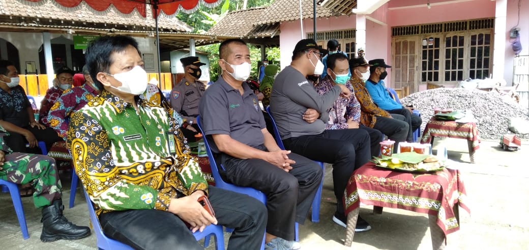 Penyaluran Bantuan Rumah Tidak Layak Huni Oleh Wakil Bupati Kulon Progo